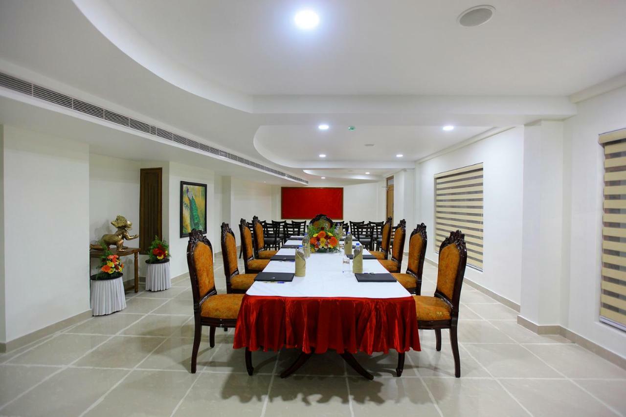 Hotel Rohini International Kallar  Luaran gambar